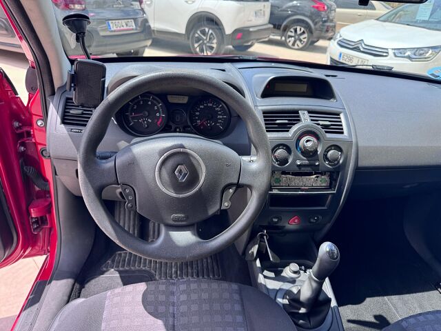 RENAULT MEGANE 1.4 AUTHENTIQUE SPANISH LHD IN SPAIN 75000 MILES SUPER 2006